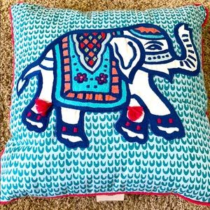Decorative pillow